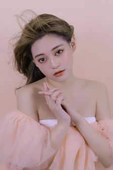 寄生上流李佳恩